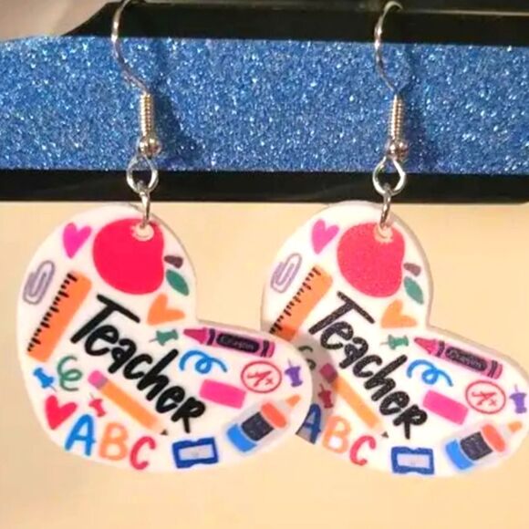 Hand crafted dangle earrings - Picture 1 of 8